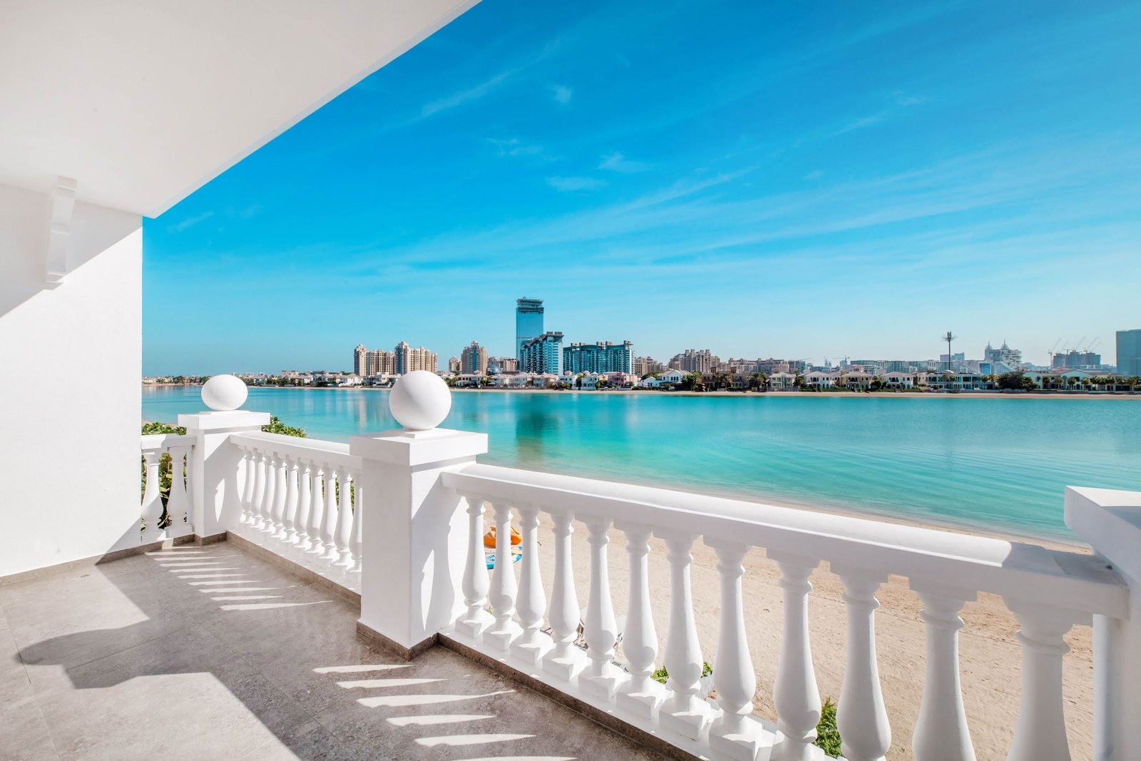 6 Bedroom Villa O FROND at the Palm Jumeirah full screen image